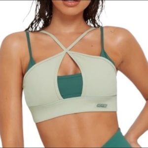 Bo+Tee Refresh Crop Top in Green Size Large